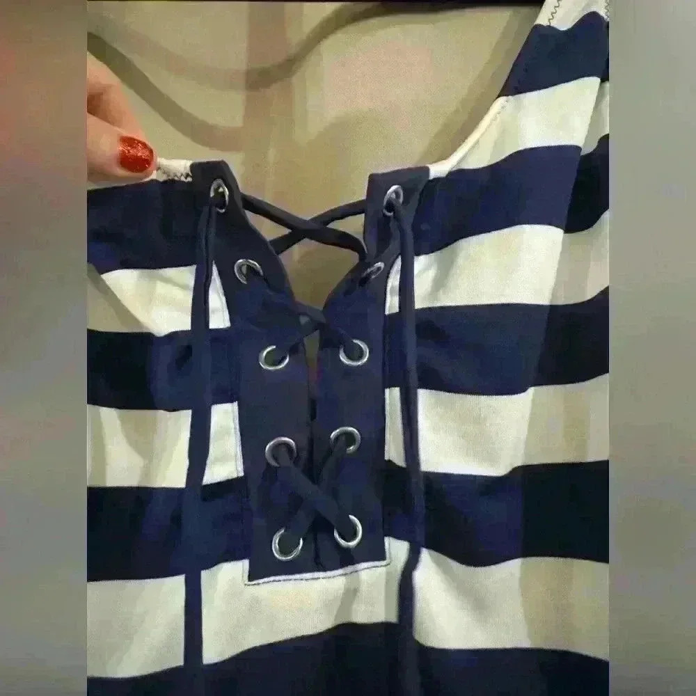 Women’s Navy Blue Mossimo One Piece Bathing Suit - Picture 2 of 7